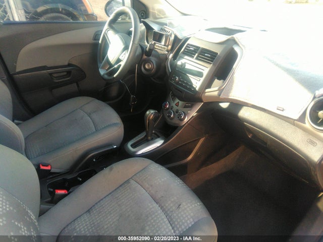 Chevrolet SONIC LS 2015 1G1JA5SH7F4154880 Image 6