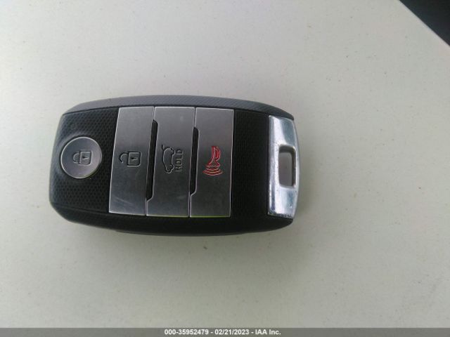 KNDCB3LC9K5295474 KIA NIRO LX