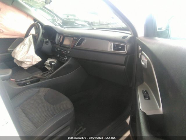 KNDCB3LC9K5295474 KIA NIRO LX
