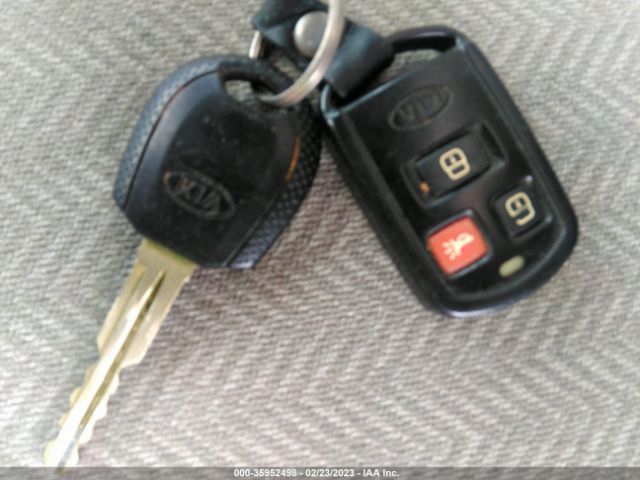 KNDUP131946568306 KIA Sedona Lx/ex