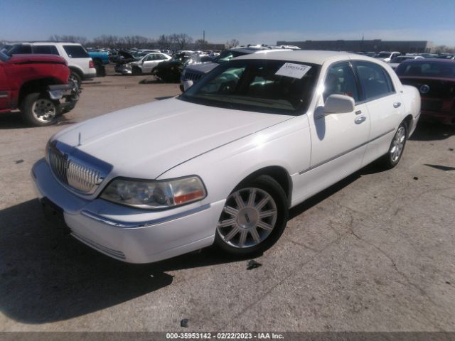 2LNBL8CV3AX613962 Lincoln Town Car Signature Limited