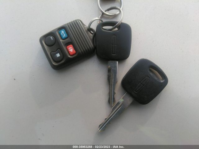 1LNHM97V51Y635310 Lincoln Continental