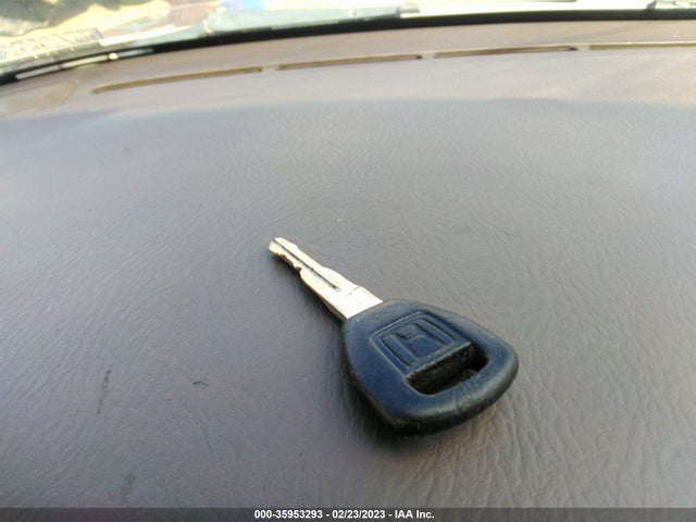 2000 HONDA ACCORD SDN LX VIN: JHMCG6658YC014445