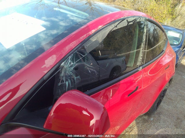 Tesla Model Y Long Range 2022 7SAYGDEE0NF318979 Image 8
