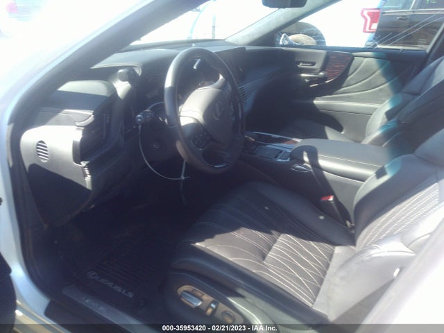 Lexus LS 2022 JTHD51GF7N5010360 Image 5