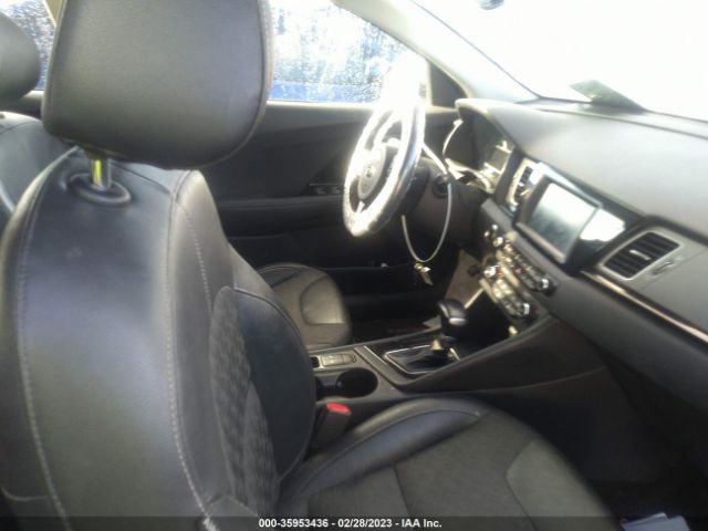 KNDCC3LC9J5156327 KIA NIRO EX