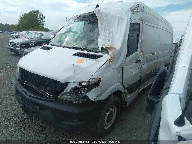 2016 MERCEDES-BENZ SPRINTER CARGO VANS VIN: WD3PE8DD4GP193955