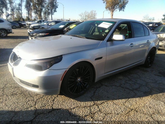 BMW 5 Series 528i 2008 WBANU53568C114056 Image 2