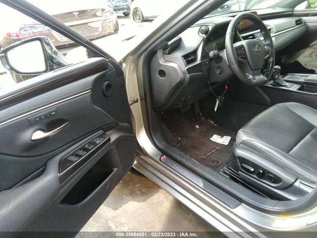 2019 Lexus ES, VIN: JTHB21B17K2012702