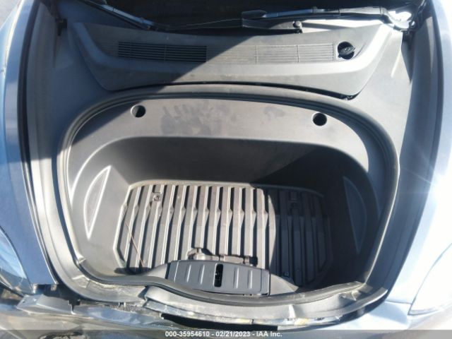 5YJ3E1EA8NF372801 Tesla MODEL 3