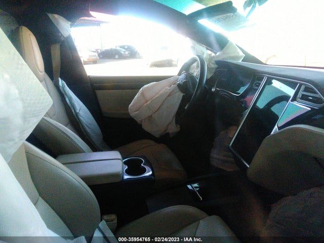 2016 Tesla Model X, VIN: 5YJXCBE28GF027261