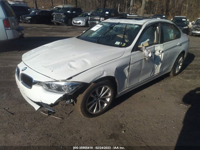 BMW 3 Series 320i Xdrive 2018 WBA8E5G58JNU46983 Image 2
