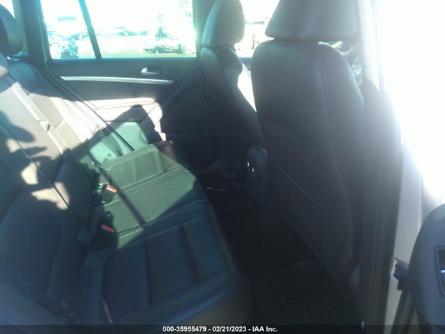 WVGBV7AX9GW052681 Volkswagen Tiguan R-line