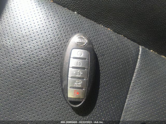 KNMAT2MT6HP594883 Nissan ROGUE SV