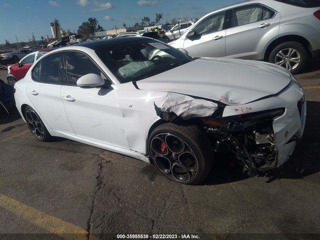 2022 Alfa Romeo Giulia, VIN: ZARFAMBN8N7656412