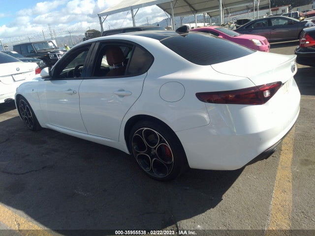 2022 Alfa Romeo Giulia, VIN: ZARFAMBN8N7656412