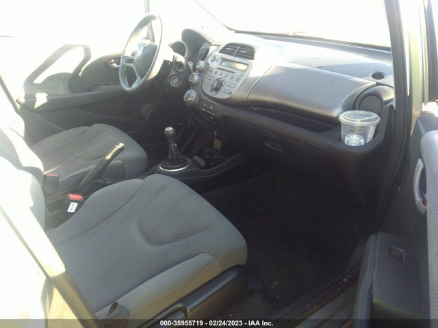 2010 HONDA FIT VIN: JHMGE8G27AC027555