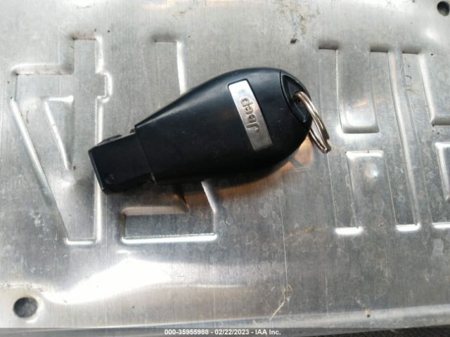 1C4RJFAG0CC277382 Jeep Grand Cherokee Laredo