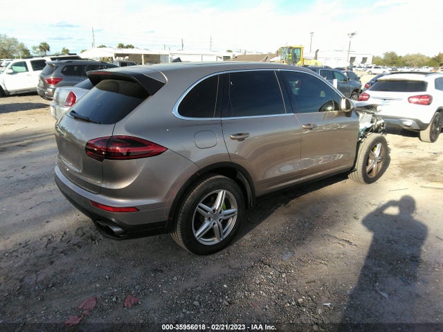 2016 Porsche Cayenne, VIN: WP1AE2A23GLA63747