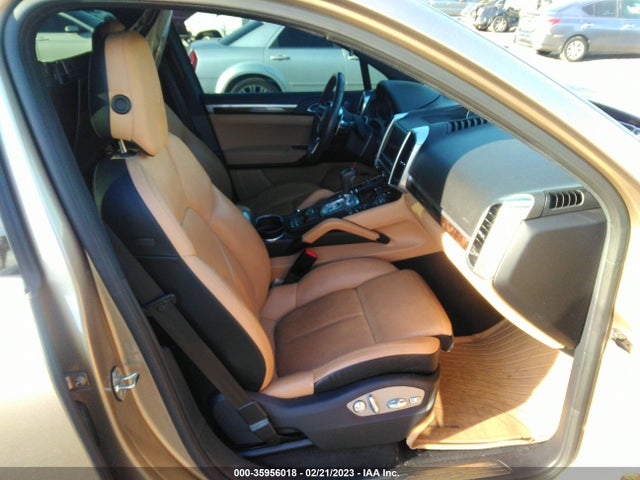 2016 Porsche Cayenne, VIN: WP1AE2A23GLA63747