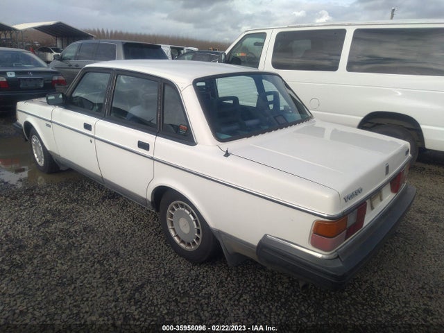 1991 VOLVO 240 VIN: YV1AA8842M1439038