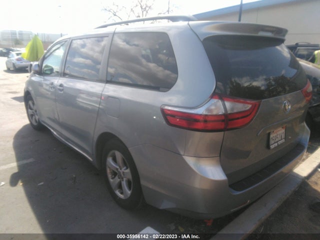 Toyota SIENNA LE 2015 5TDKK3DC6FS632192 Image 4