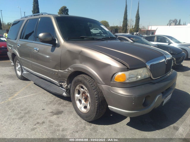 Lincoln Navigator 2002 5LMEU27R62LJ02987 main image