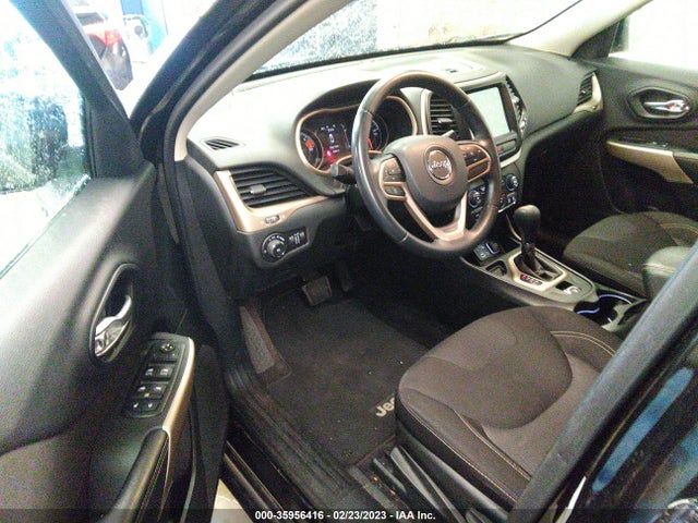 2017 Jeep Cherokee, VIN: 1C4PJLCB2HW668076