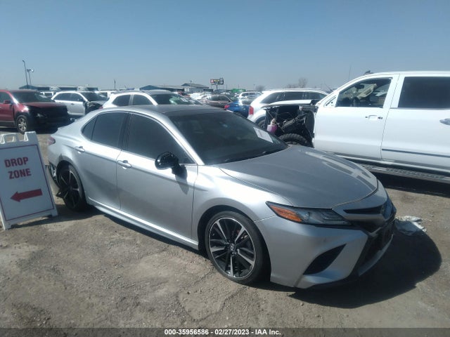 2018 Toyota Camry, VIN: 4T1B61HKXJU030406