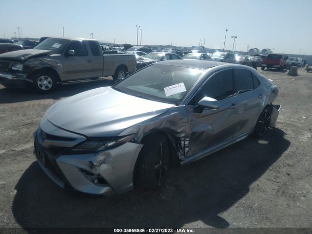 2018 Toyota Camry, VIN: 4T1B61HKXJU030406
