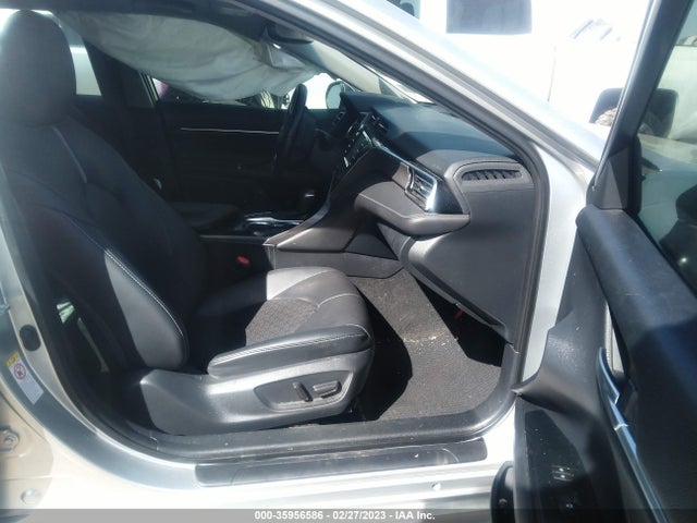 2018 Toyota Camry, VIN: 4T1B61HKXJU030406