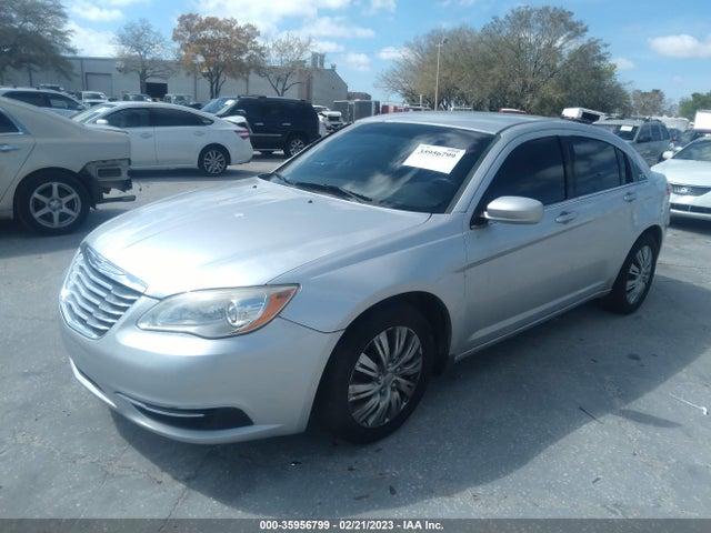 Chrysler 200 LX 2012 1C3CCBAB5CN282681 Image 2