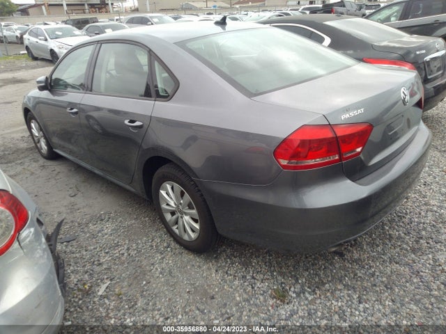 1VWAP7A35EC006378 Volkswagen Passat Wolfsburg Ed