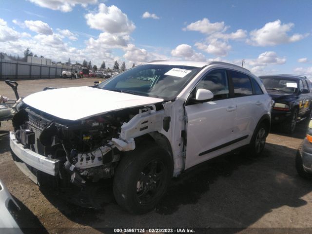 KNDCB3LC0M5465661 KIA NIRO LX