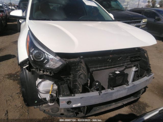 KNDCB3LC0M5465661 KIA NIRO LX