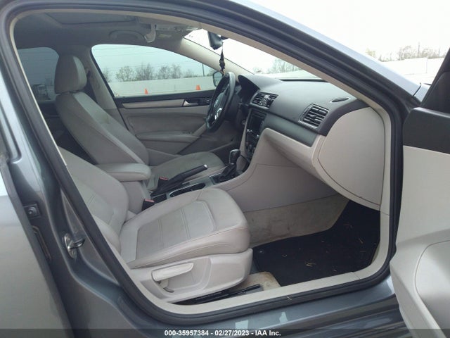 1VWBS7A37EC028062 Volkswagen Passat Se W/sunroof