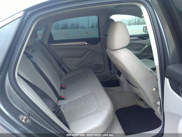 1VWBS7A37EC028062 Volkswagen Passat Se W/sunroof