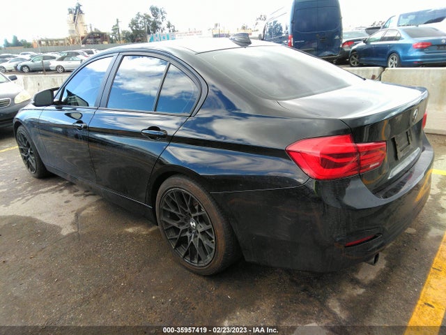 WBA8E1G58JNU88871 BMW 3 Series 320i