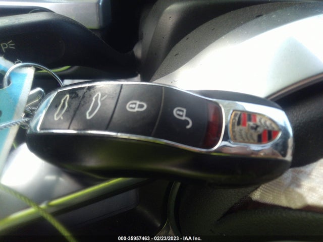 WP0CA2A85JS210920 Porsche 718 Boxster