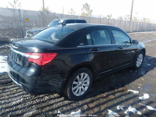 1C3CCBBG5EN106811 Chrysler 200 Touring