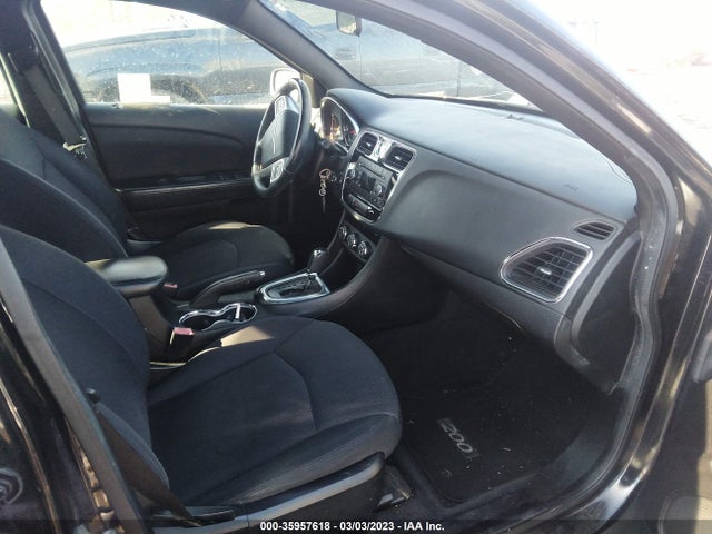 1C3CCBBG5EN106811 Chrysler 200 Touring