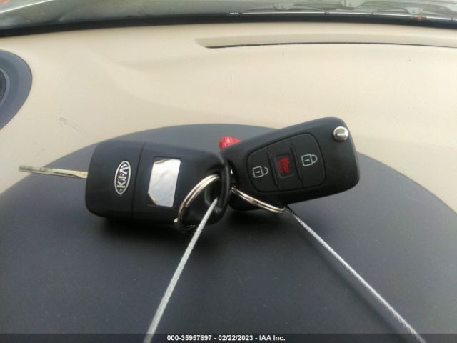 KNDJT2A6XC7410259 KIA Soul !