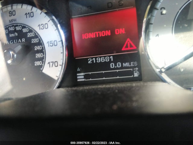 SAJWA05B19HR37246 Jaguar XF LUXURY