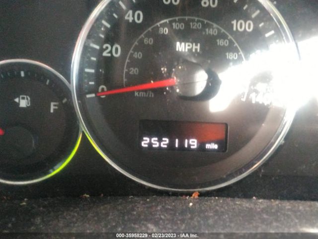 1J8HH48K59C519509 Jeep Commander Sport