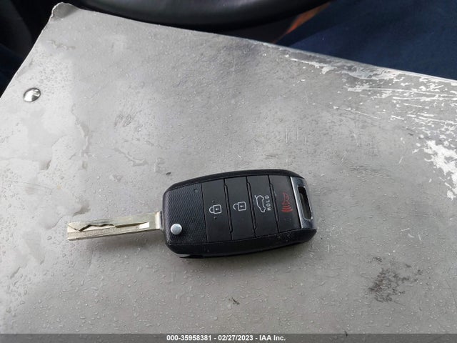 KIA SORENTO LX 2020 5XYPG4A35LG710133 Image 3