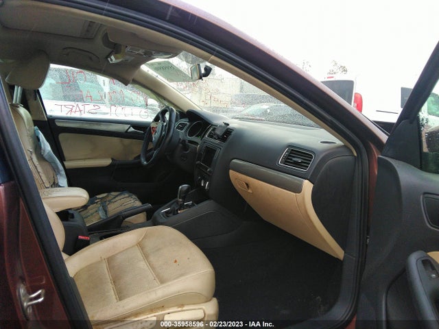 3VWDB7AJ8HM373045 Volkswagen Jetta 1.4t Se