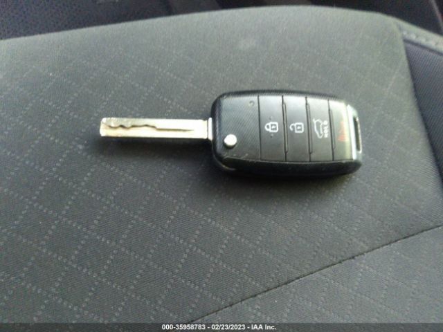 5XYPG4A53GG149597 KIA SORENTO LX