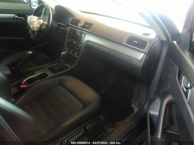 1VWBT7A38FC023600 Volkswagen Passat 1.8t Se W/sunroof & Nav