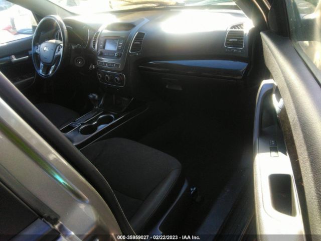 5XYKTCA62FG585459 KIA SORENTO LX