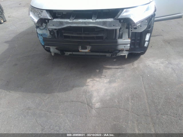 Mitsubishi Outlander 2018 JA4AZ3A34JZ063260 Image 8